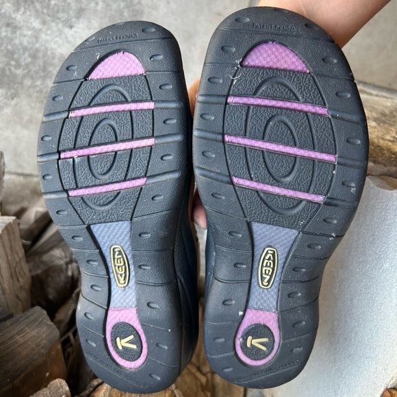 Keen light tan slip on leather Clogs footwear shoes NWOB Sz-6.5. C - Picture 8 of 8